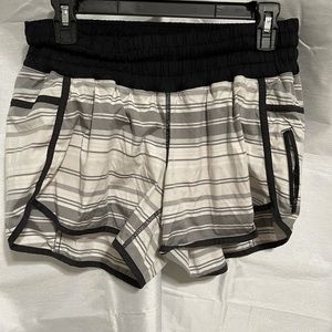 Lululemon tracker shorts